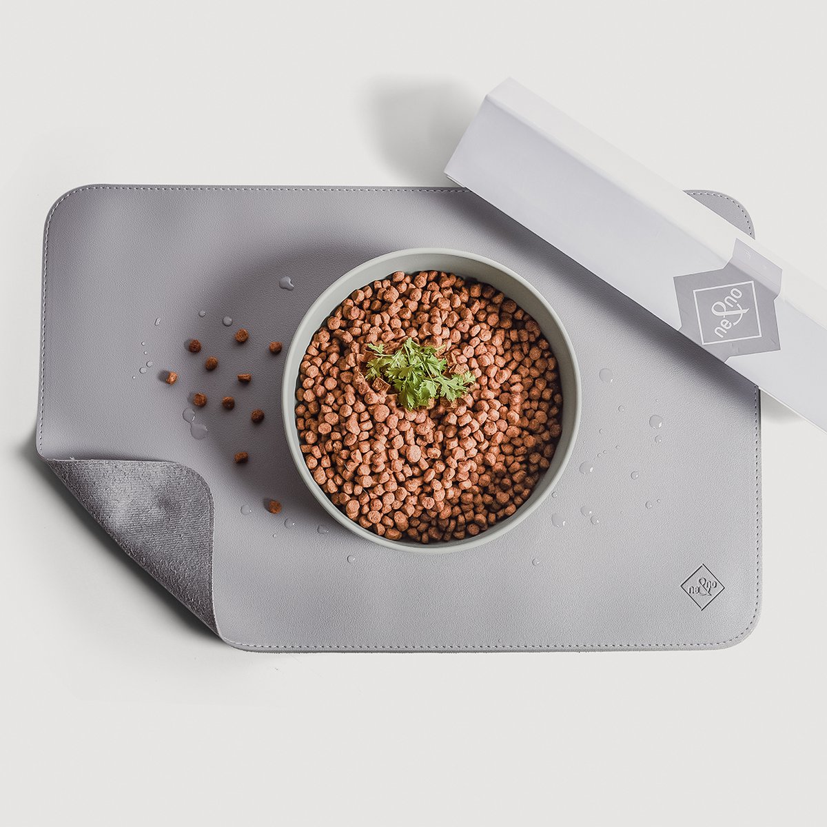 Futternapf-Unterlage aus veganem Leder