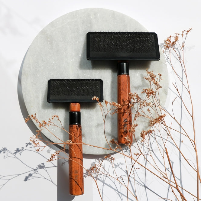 EBI Noir Japandi Slicker-Bürste