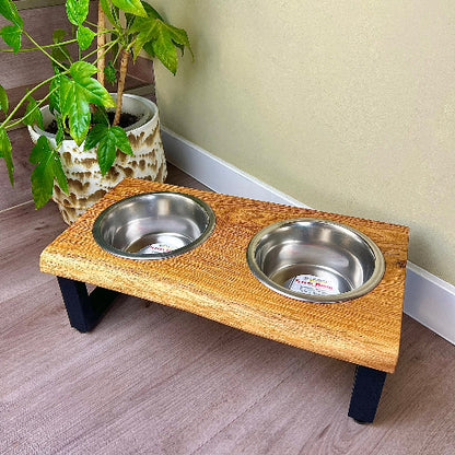 Styledog Wonderland Eiche Design Futterstation mit Baumkante und Edelstahlnäpfen