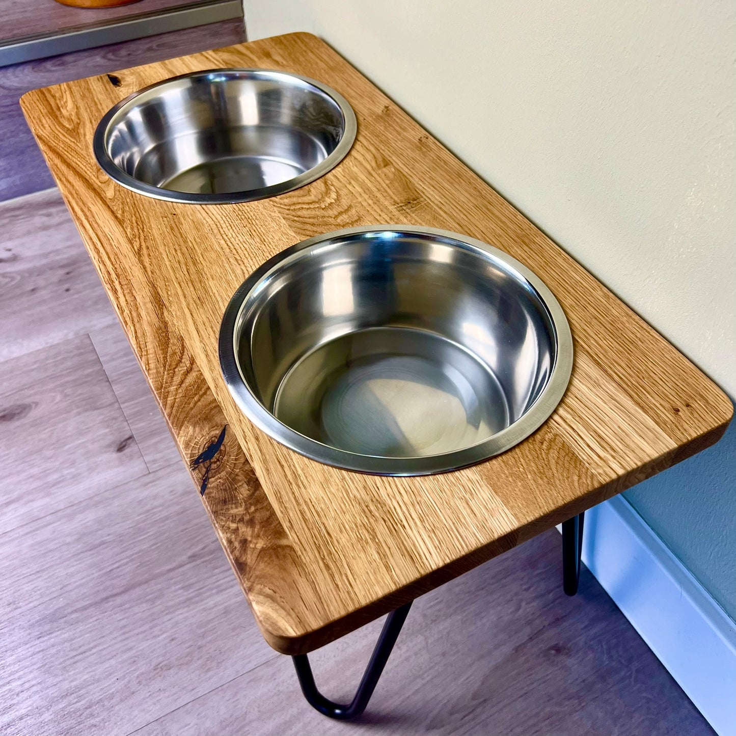 Styledog Wonderland Eiche Design Futterstation für große Hunde mit Edelstahlnäpfen